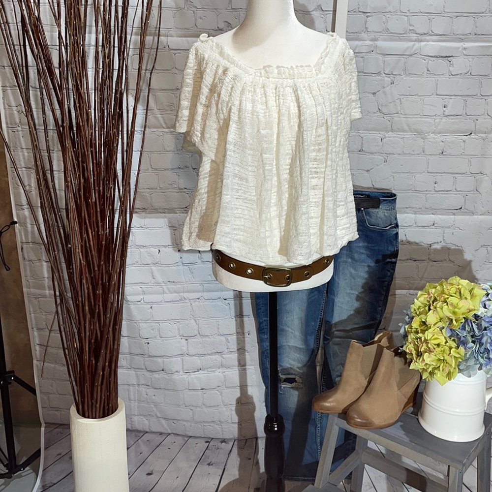 Free People off the shoulder top never worn
